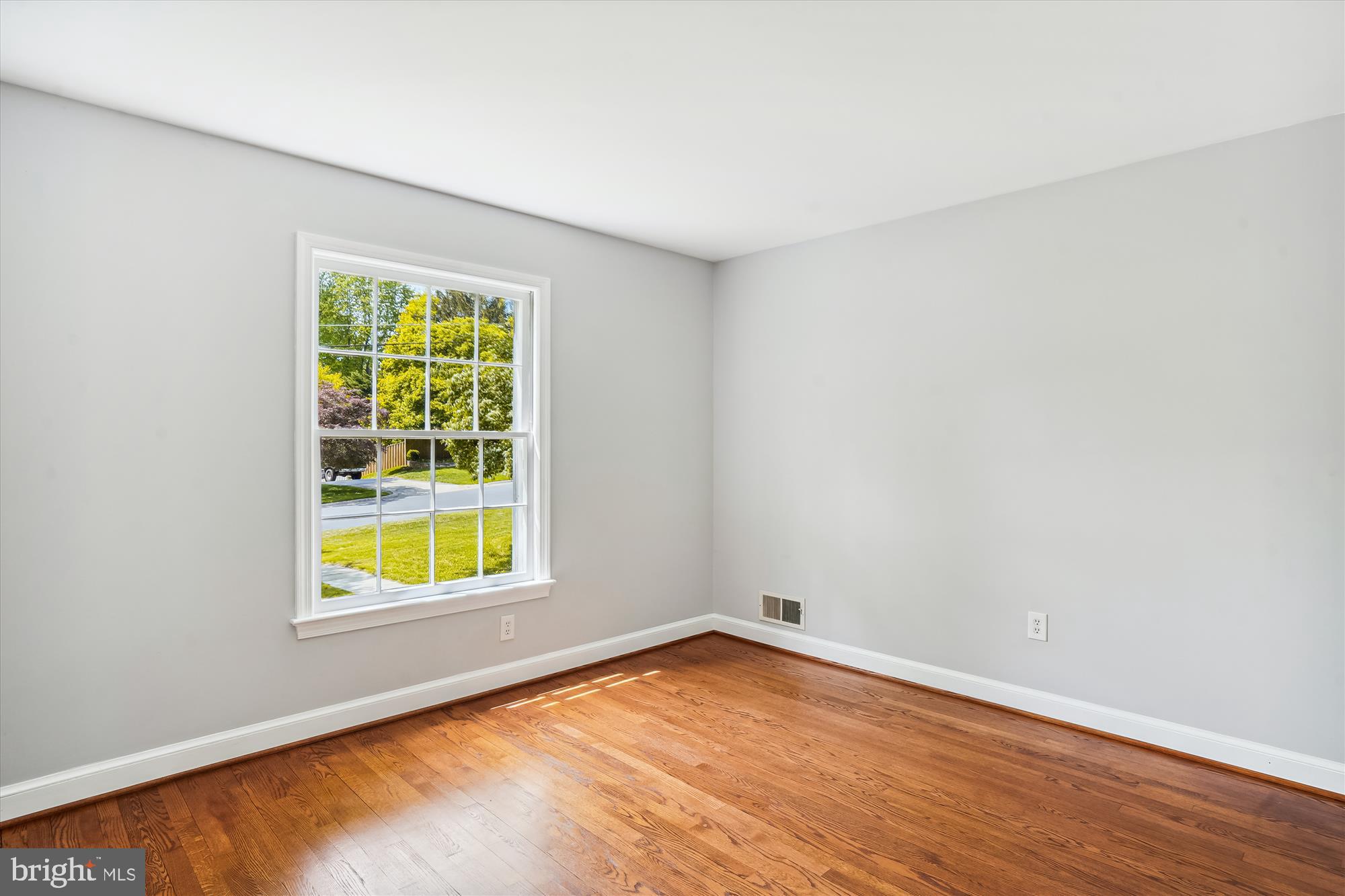 10001 Carter Road Bethesda, MD 20817 - Photo 52 of 78 Third Bedroom on Main Level