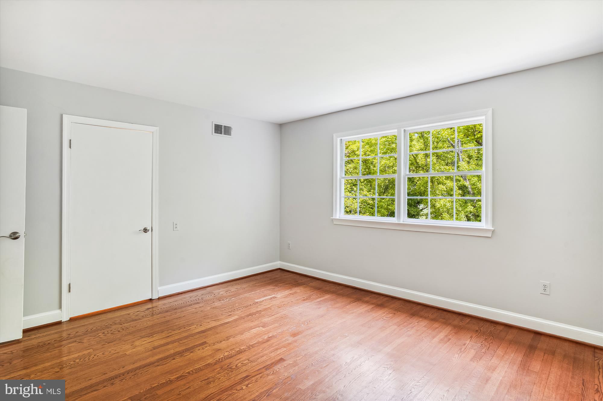 10001 Carter Road Bethesda, MD 20817 - Photo 62 of 78 Upper Level Bedroom #6