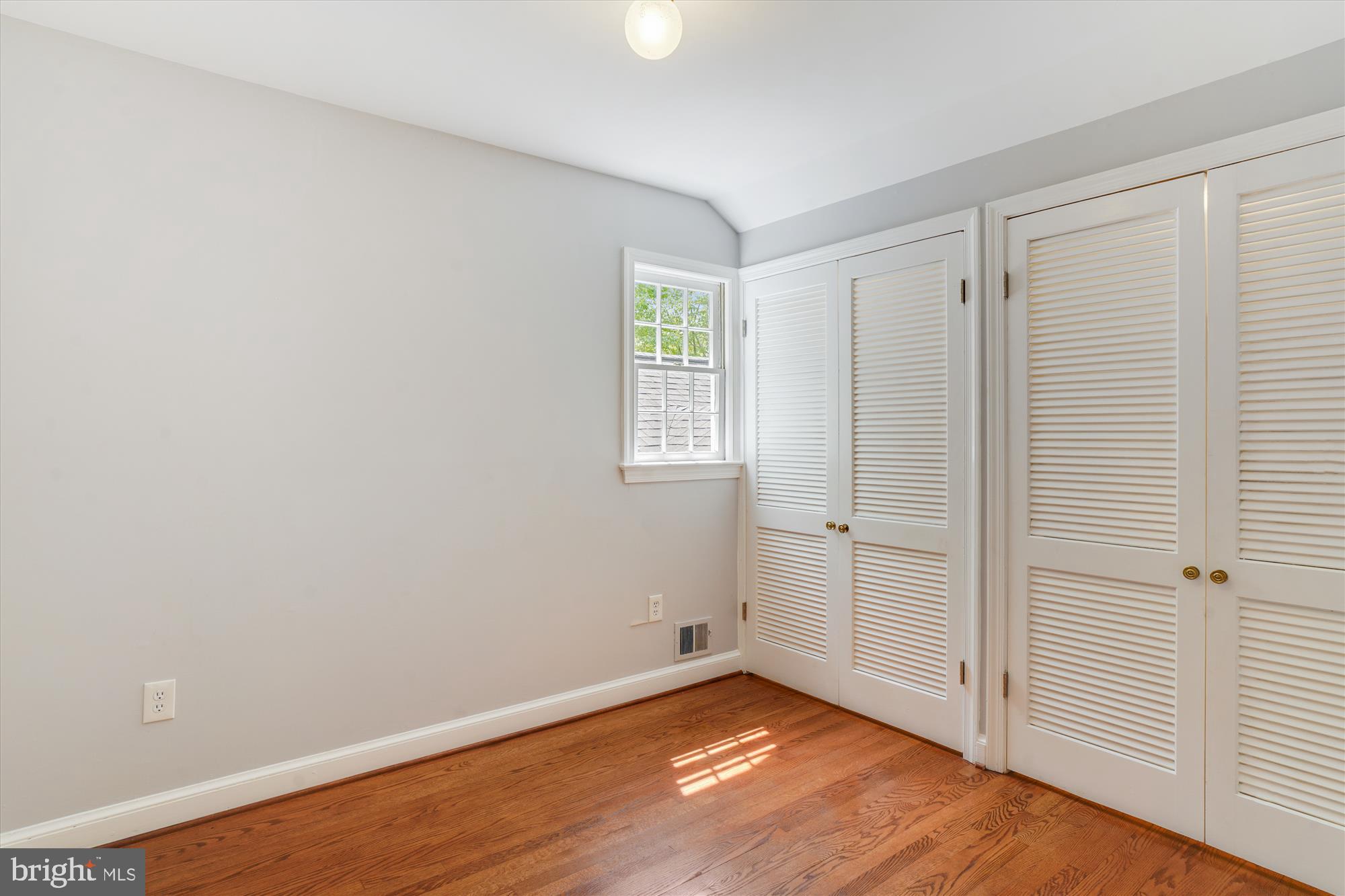 10001 Carter Road Bethesda, MD 20817 - Photo 63 of 78 Upper Level Bedroom #7