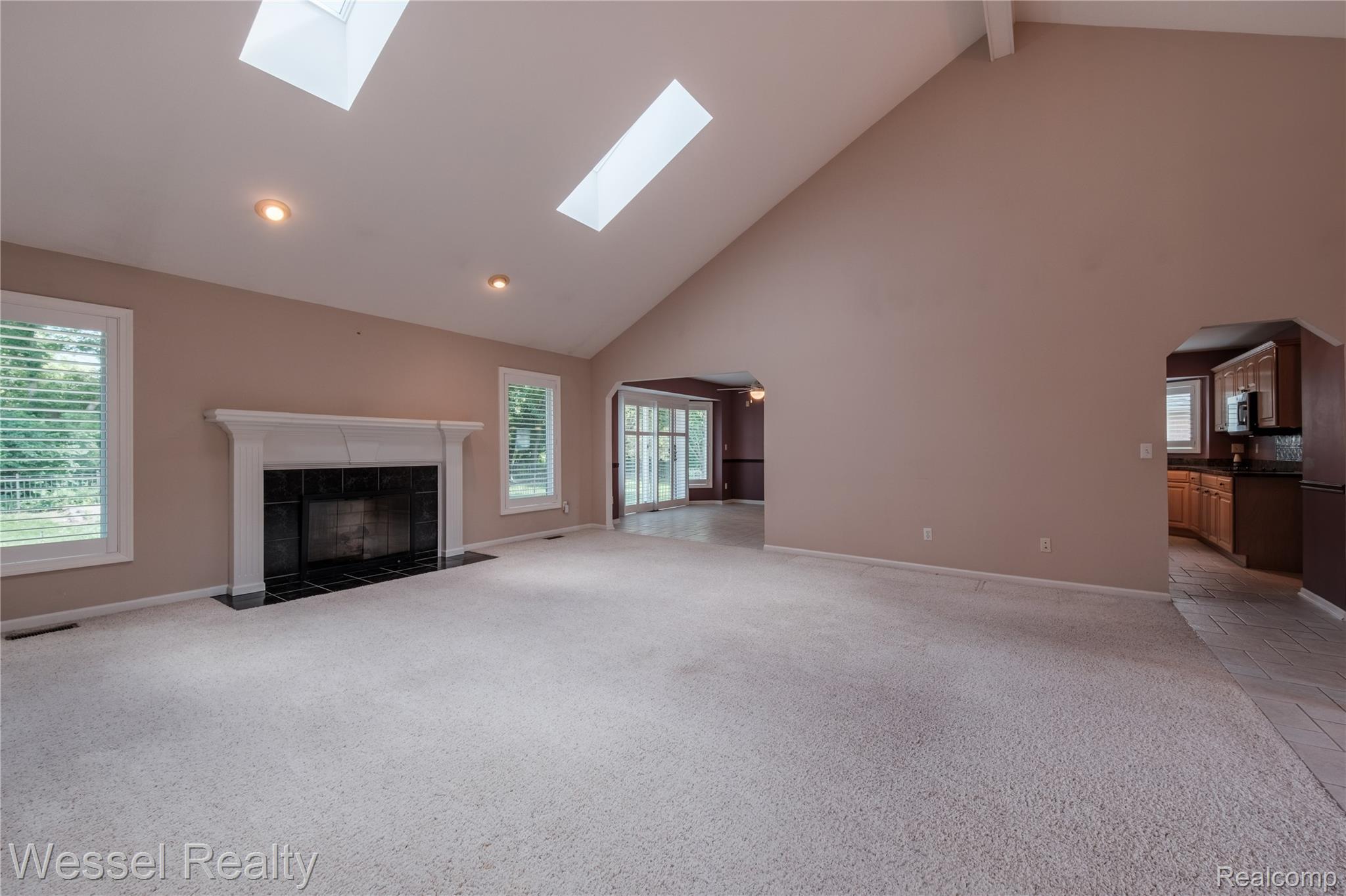 17575 Rocco Drive Macomb, MI 48044 - Photo 8 of 41 rocco-008.jpg