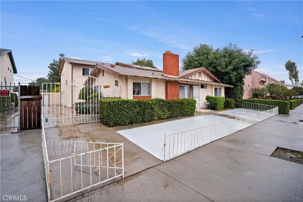 a house view with a outdoor space