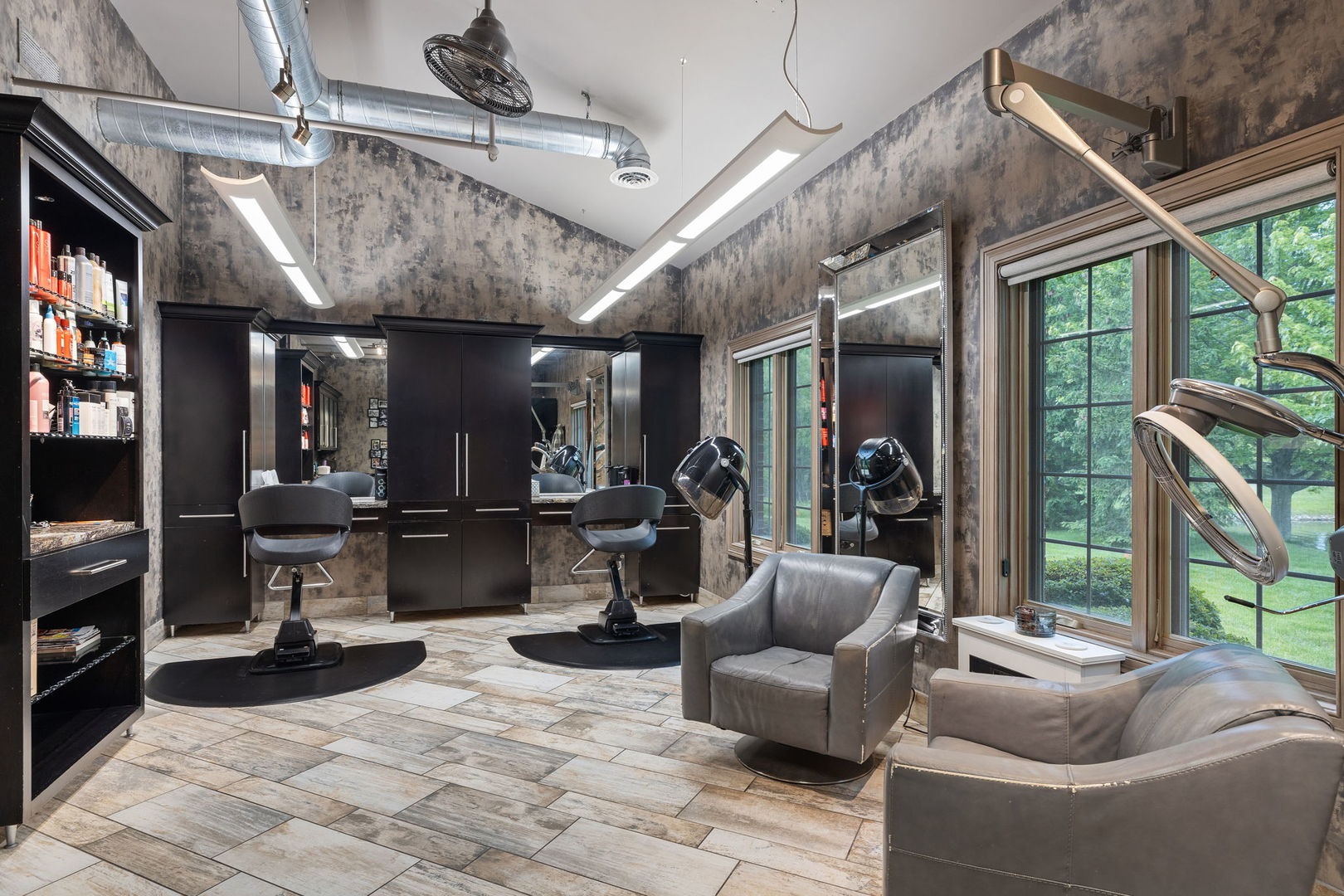 3941 75th Street, Unit 3941 Aurora, IL 60504 - Photo 5 of 25 a living room with furniture