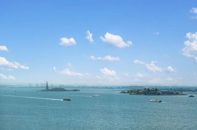 $2,380,000 | 10 West Street, Unit 16A | Battery Park City