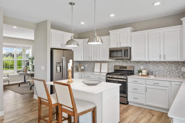 $550,000 | 9850 Glacial Valley Road, Woodbury, MN 55129