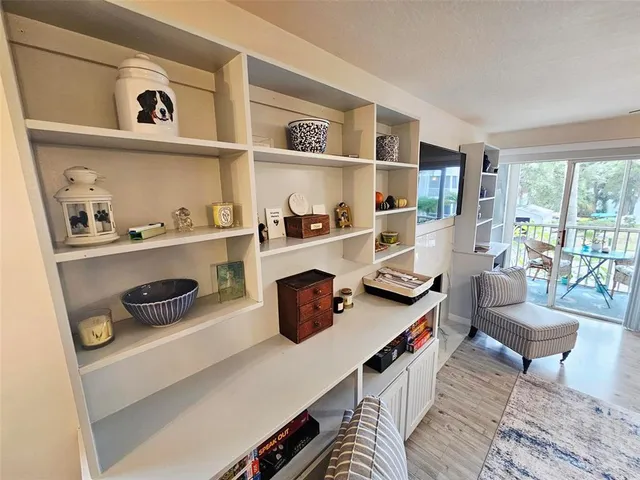 $239,000 | 850 South Tamiami Trail, Unit 321, Sarasota, FL 34236