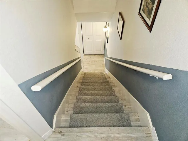 $239,000 | 850 South Tamiami Trail, Unit 321, Sarasota, FL 34236