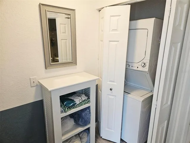 $239,000 | 850 South Tamiami Trail, Unit 321, Sarasota, FL 34236