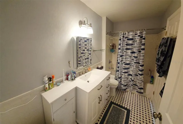 $239,000 | 850 South Tamiami Trail, Unit 321, Sarasota, FL 34236