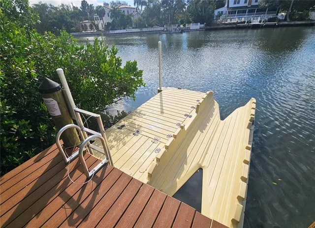 $239,000 | 850 South Tamiami Trail, Unit 321, Sarasota, FL 34236