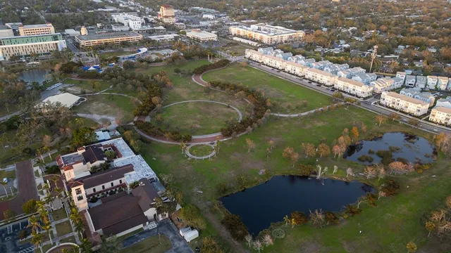 $239,000 | 850 South Tamiami Trail, Unit 321, Sarasota, FL 34236