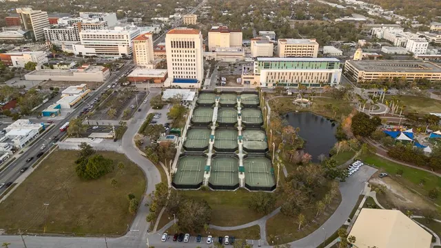 $239,000 | 850 South Tamiami Trail, Unit 321, Sarasota, FL 34236