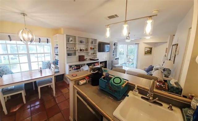 $239,000 | 850 South Tamiami Trail, Unit 321, Sarasota, FL 34236