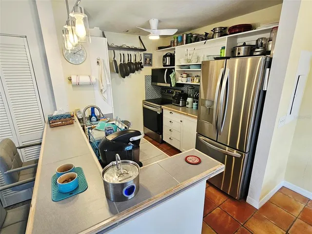 $239,000 | 850 South Tamiami Trail, Unit 321, Sarasota, FL 34236