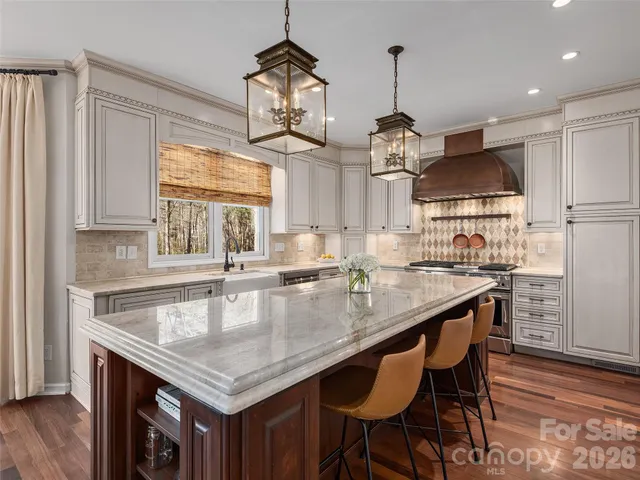 $1,600,000 | 335 Red Fox Circle, Asheville, NC 28803