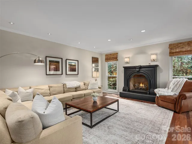 $1,600,000 | 335 Red Fox Circle, Asheville, NC 28803