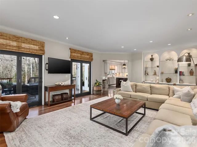 $1,600,000 | 335 Red Fox Circle, Asheville, NC 28803