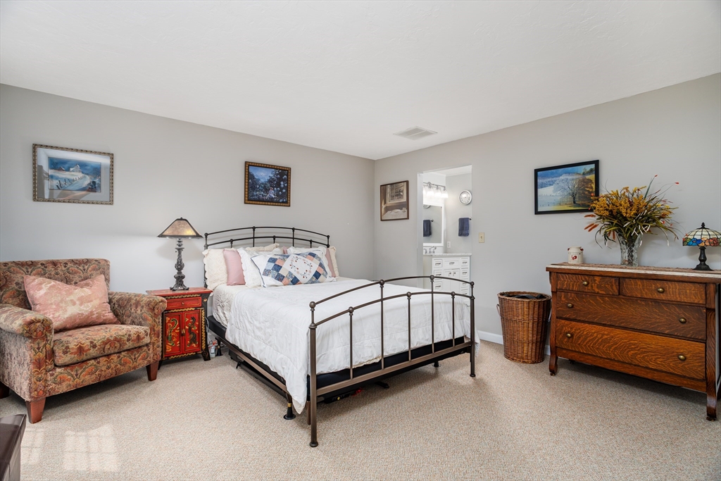 923 Ridgefield Circle, Unit 923C Clinton, MA 01510 - Photo 19 of 35