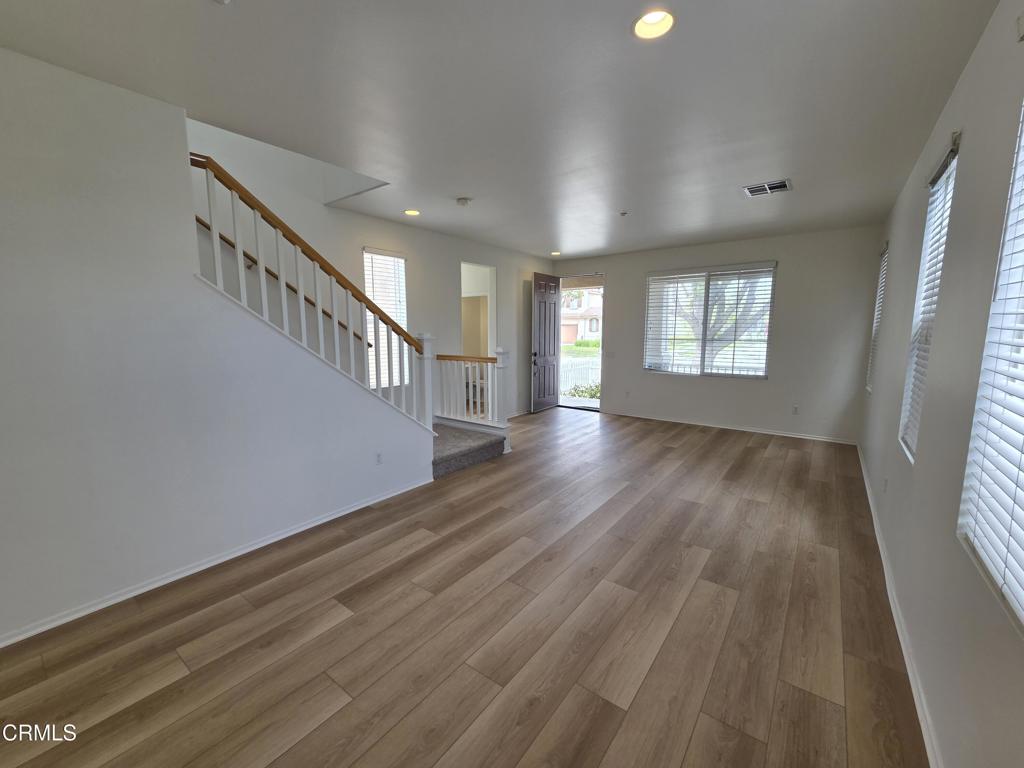 686 Morado Place Oxnard, CA 93030 - Photo 4 of 28