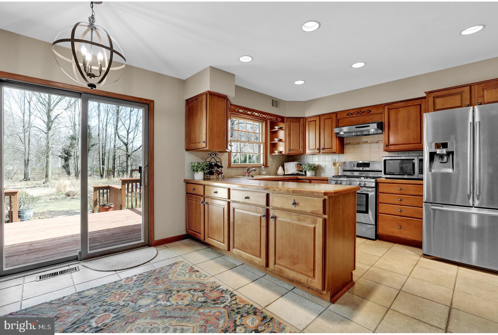362 Ramsey Road Yardley, PA 19067 - Photo 13 of 39 Kitchen w/breakfast room