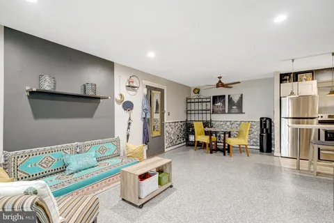 $270,000 | 8360 Dunham Court, Springfield, VA 22152