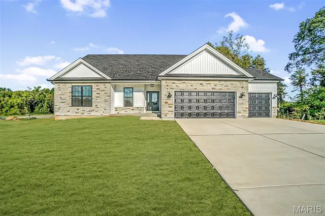 $465,000 | 2392 Fiddlers Close Road, Unit 93 STB, Washington, MO 63090