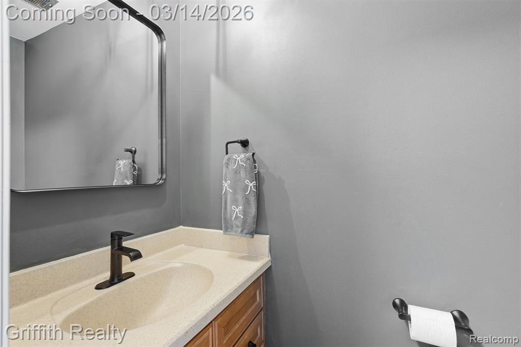 1172 Buckingham Road Haslett, MI 48840 - Photo 19 of 46 Gallery Image 19