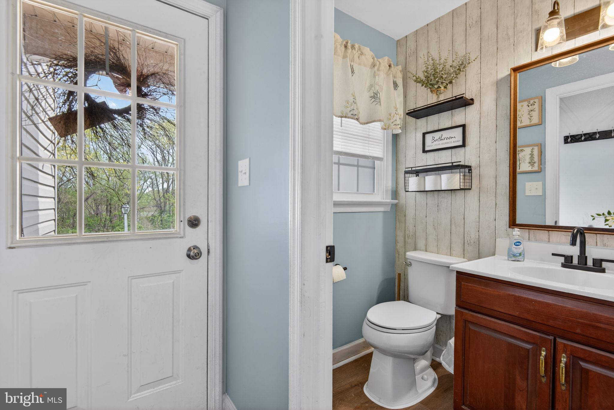 213 Stone Creek Road Lancaster, PA 17603 - Photo 18 of 26 1st Floor Powder Room