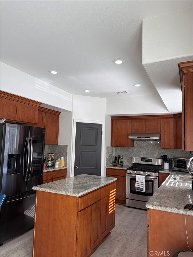 14445 Sunset Ridge Road Riverside, CA 92503 - Photo 14 of 45 Kitchen w/Pantry