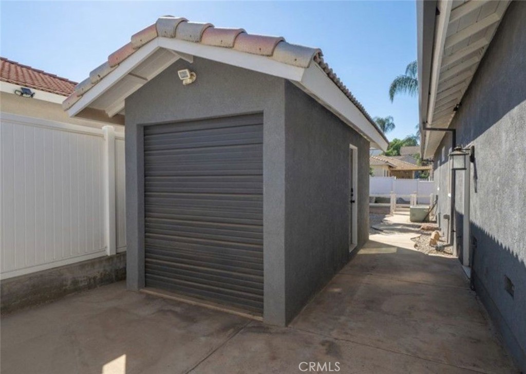14445 Sunset Ridge Road Riverside, CA 92503 - Photo 29 of 45 Single Roll Up Shed/ Workshop