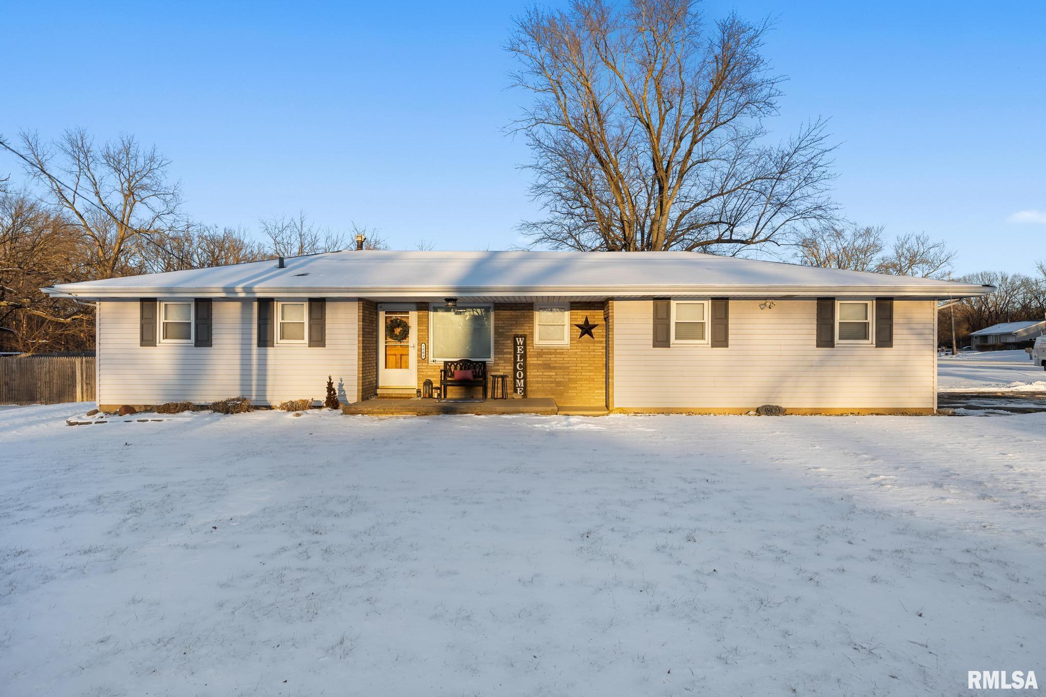 1809 Springfield Road East Peoria, IL 61611 - Photo 1 of 31 Gallery Image 1