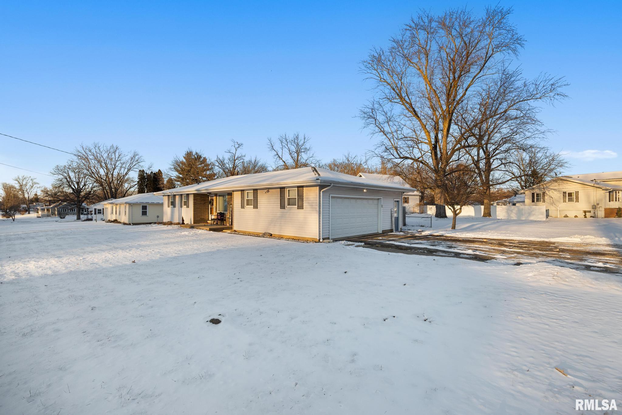 1809 Springfield Road East Peoria, IL 61611 - Photo 2 of 31 Gallery Image 2