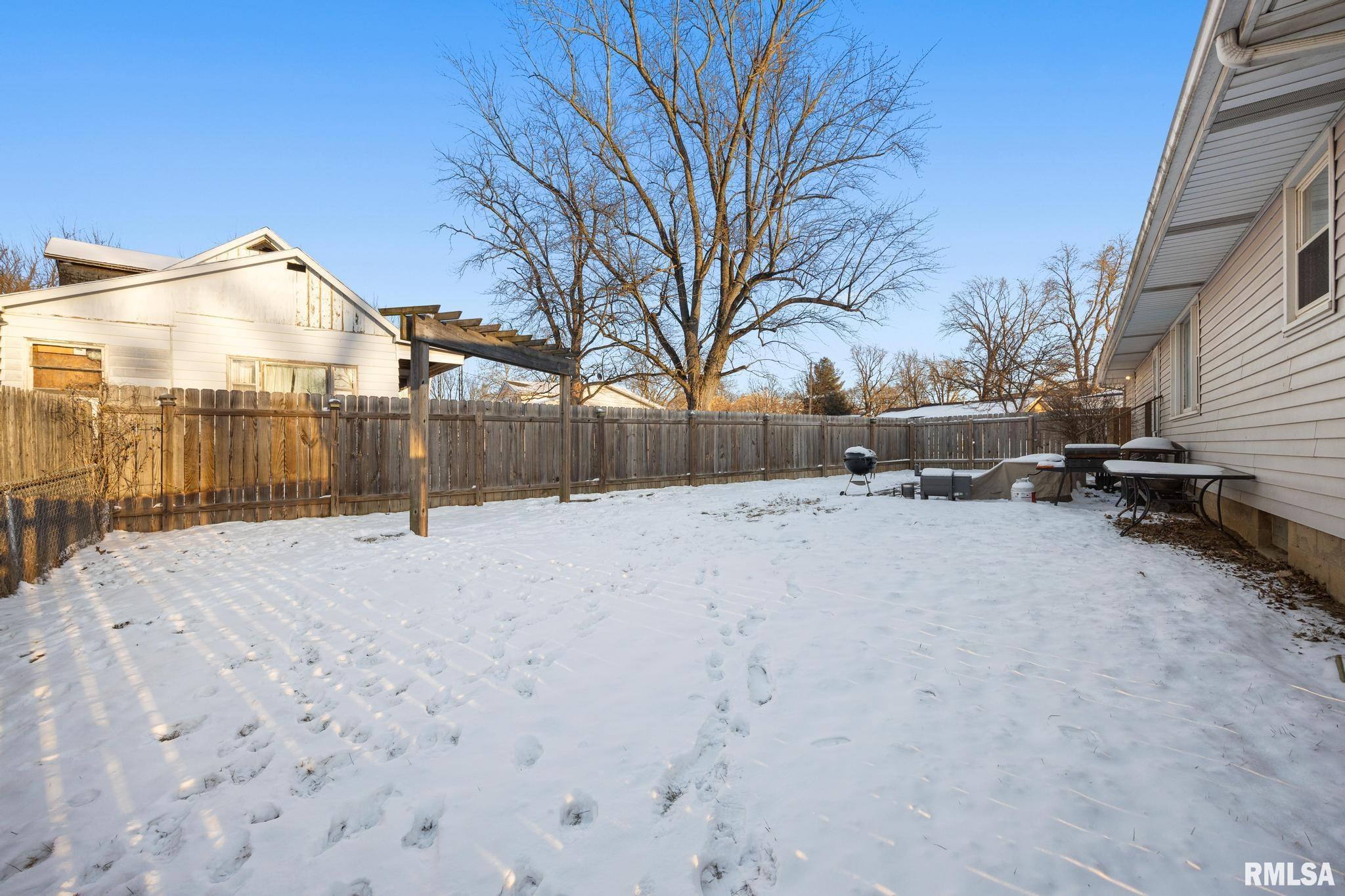 1809 Springfield Road East Peoria, IL 61611 - Photo 30 of 31 Gallery Image 30