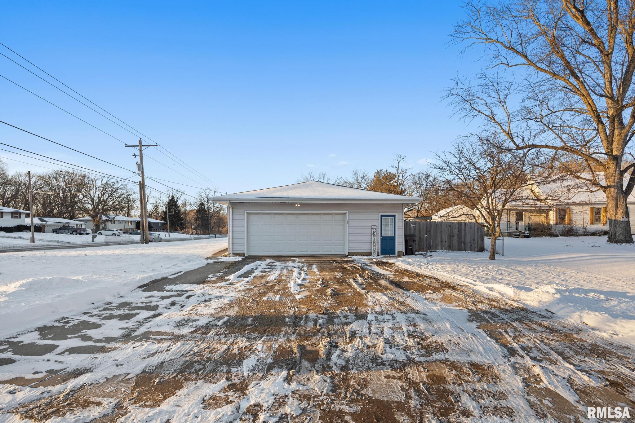 1809 Springfield Road East Peoria, IL 61611 - Photo 3 of 31 Gallery Image 3