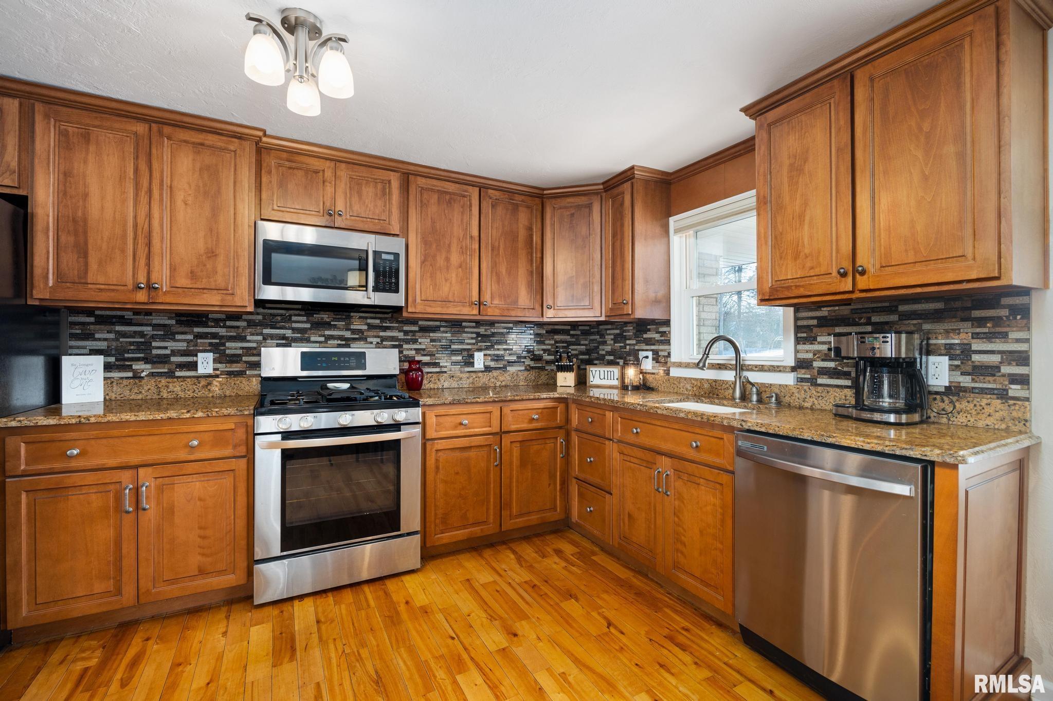 1809 Springfield Road East Peoria, IL 61611 - Photo 10 of 31 Gallery Image 10