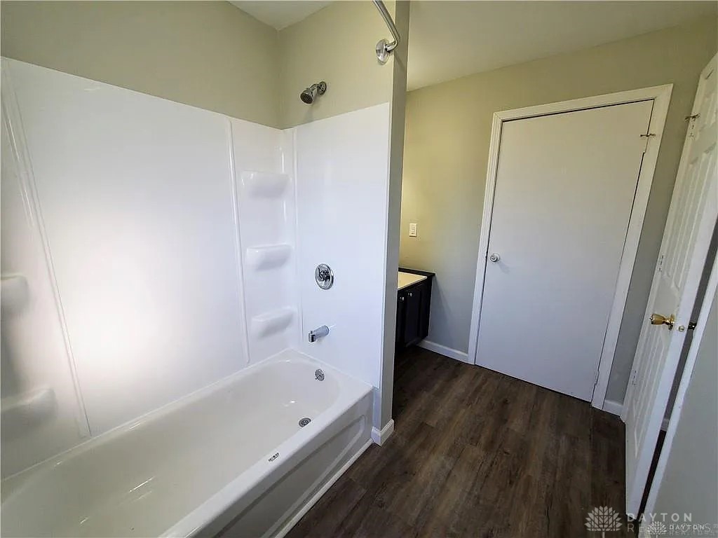9523 Coleman Road Miamisburg, OH 45342 - Photo 9 of 13 Bathroom