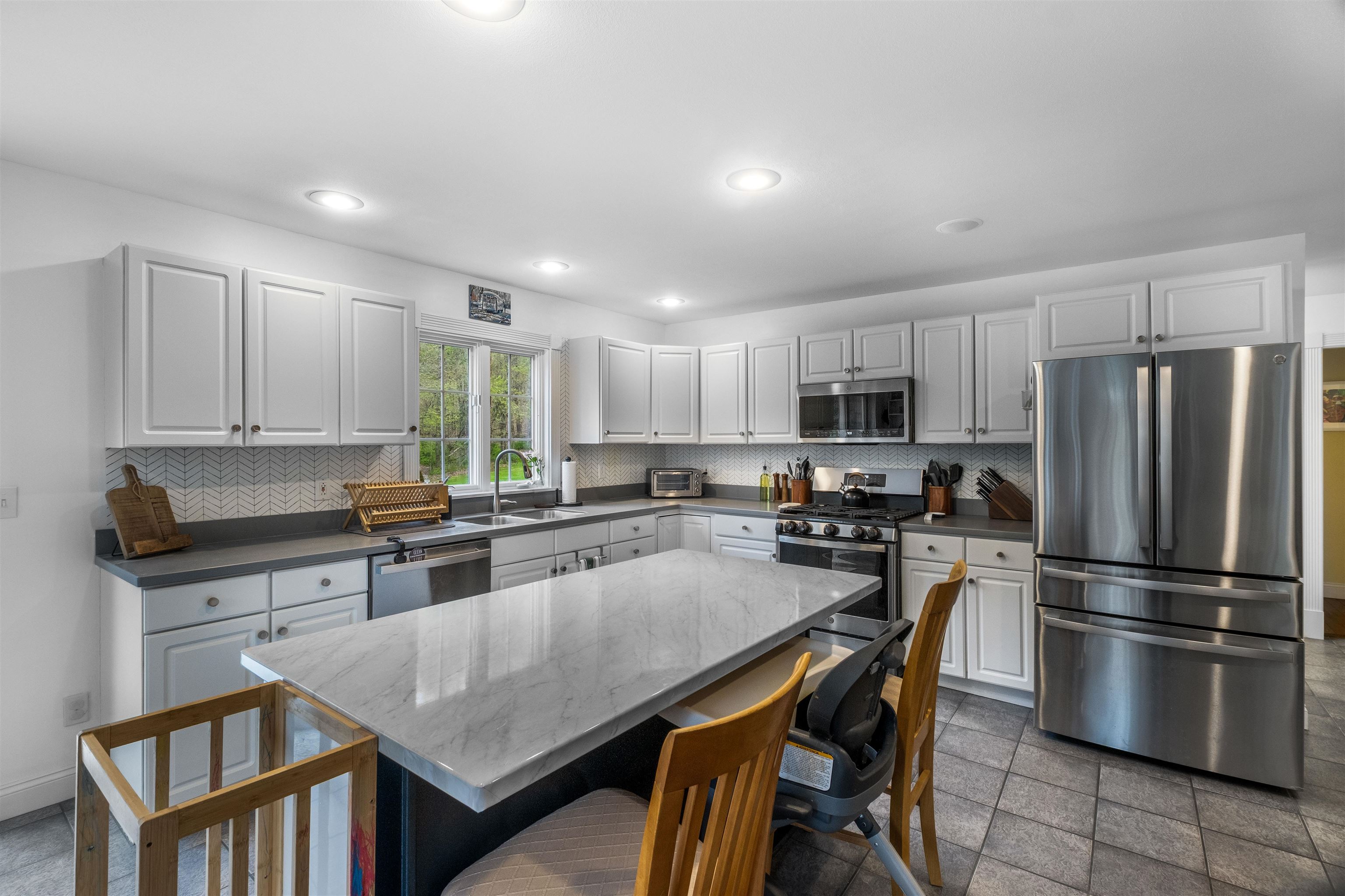 278 Long Hill Road Dover, NH 03820 - Photo 12 of 60