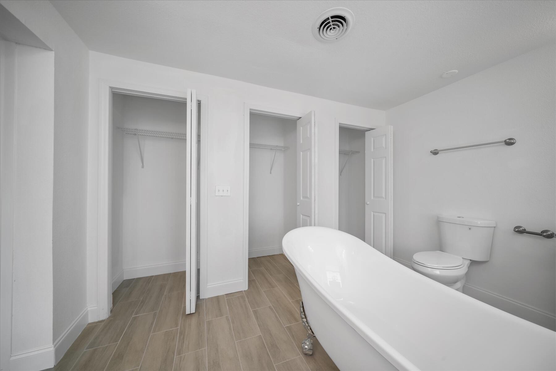 300 East Fee Avenue Melbourne, FL 32901 - Photo 14 of 27 a bathroom with a toilet