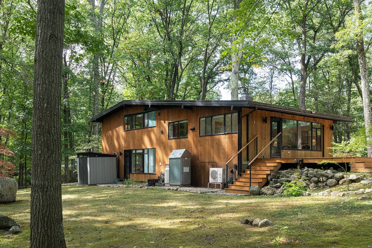 5 Gould Road Lexington, MA 02420 - Photo 3 of 26 Gallery Image 3