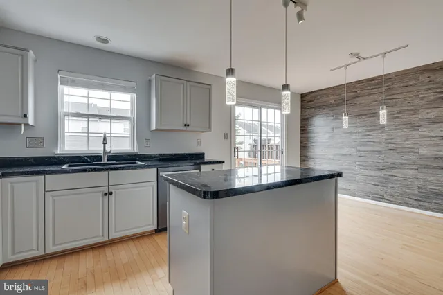 $575,000 | 22973 Whitehall Terrace, Sterling, VA 20166