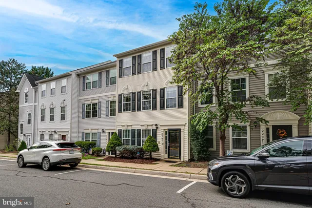 $575,000 | 22973 Whitehall Terrace, Sterling, VA 20166