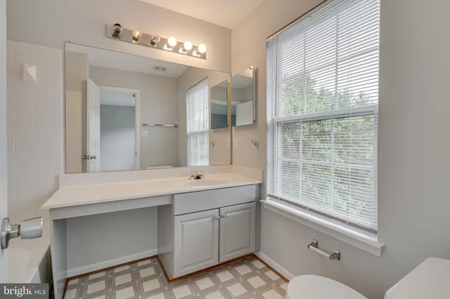 $575,000 | 22973 Whitehall Terrace, Sterling, VA 20166