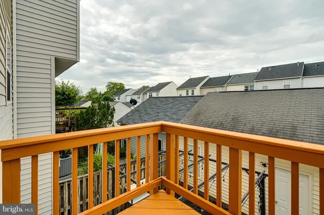 $575,000 | 22973 Whitehall Terrace, Sterling, VA 20166