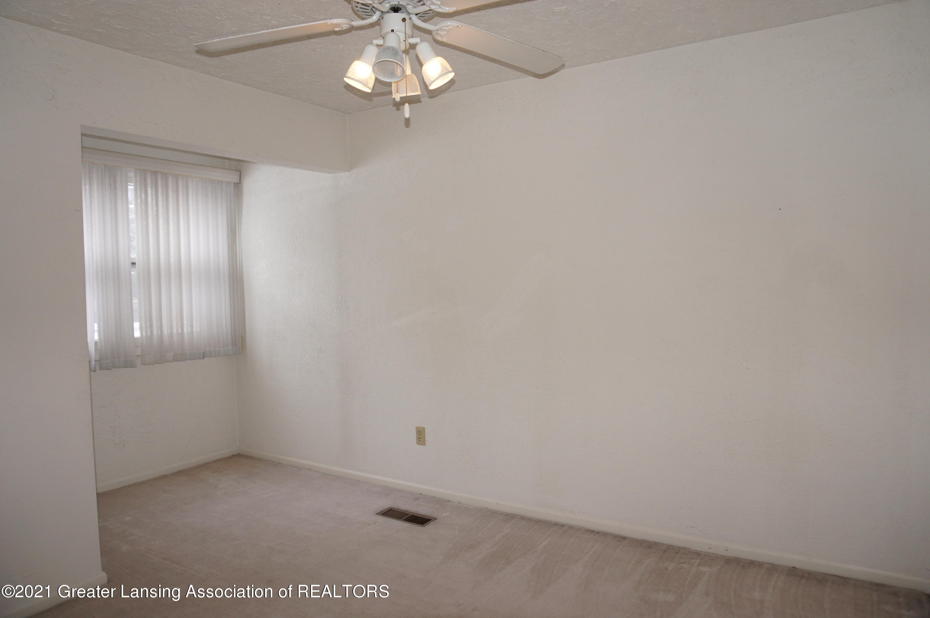 3300 Hitching Post Road, Unit 20 Dewitt, MI 48820 - Photo 18 of 23 DSC01512