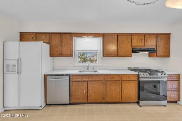 $549,999 | 251 Pine Tree Drive, Brick, NJ 08723