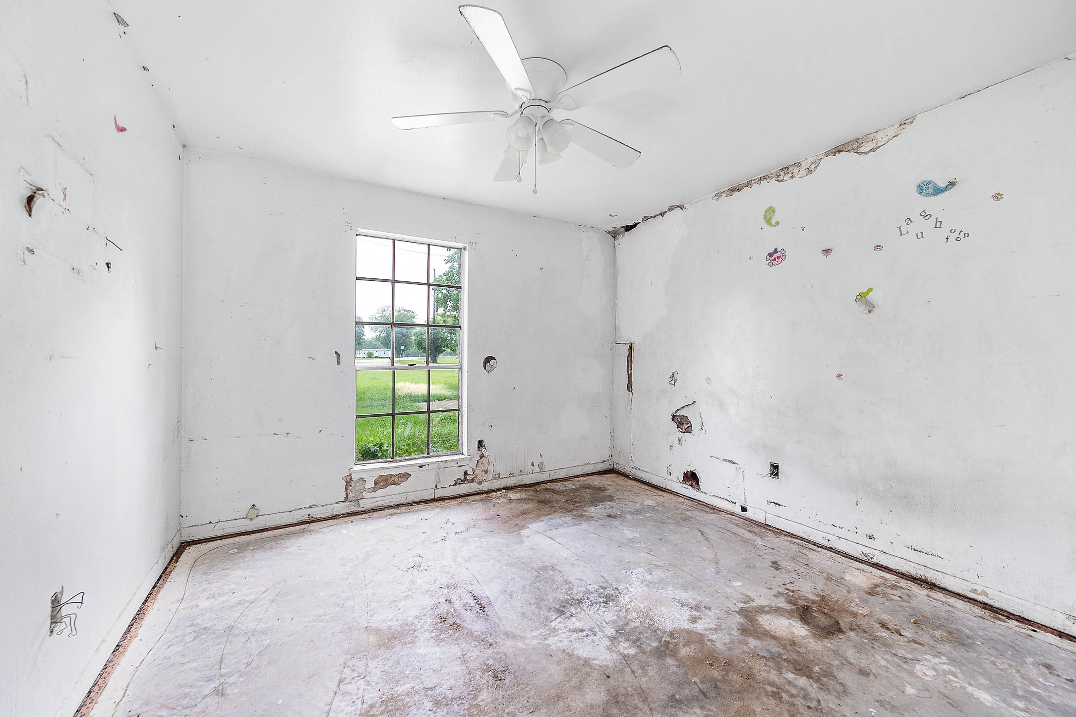 2719 Farm To Market 524 Road Sweeny, TX 77480 - Photo 16 of 20 a view of an empty room with a window