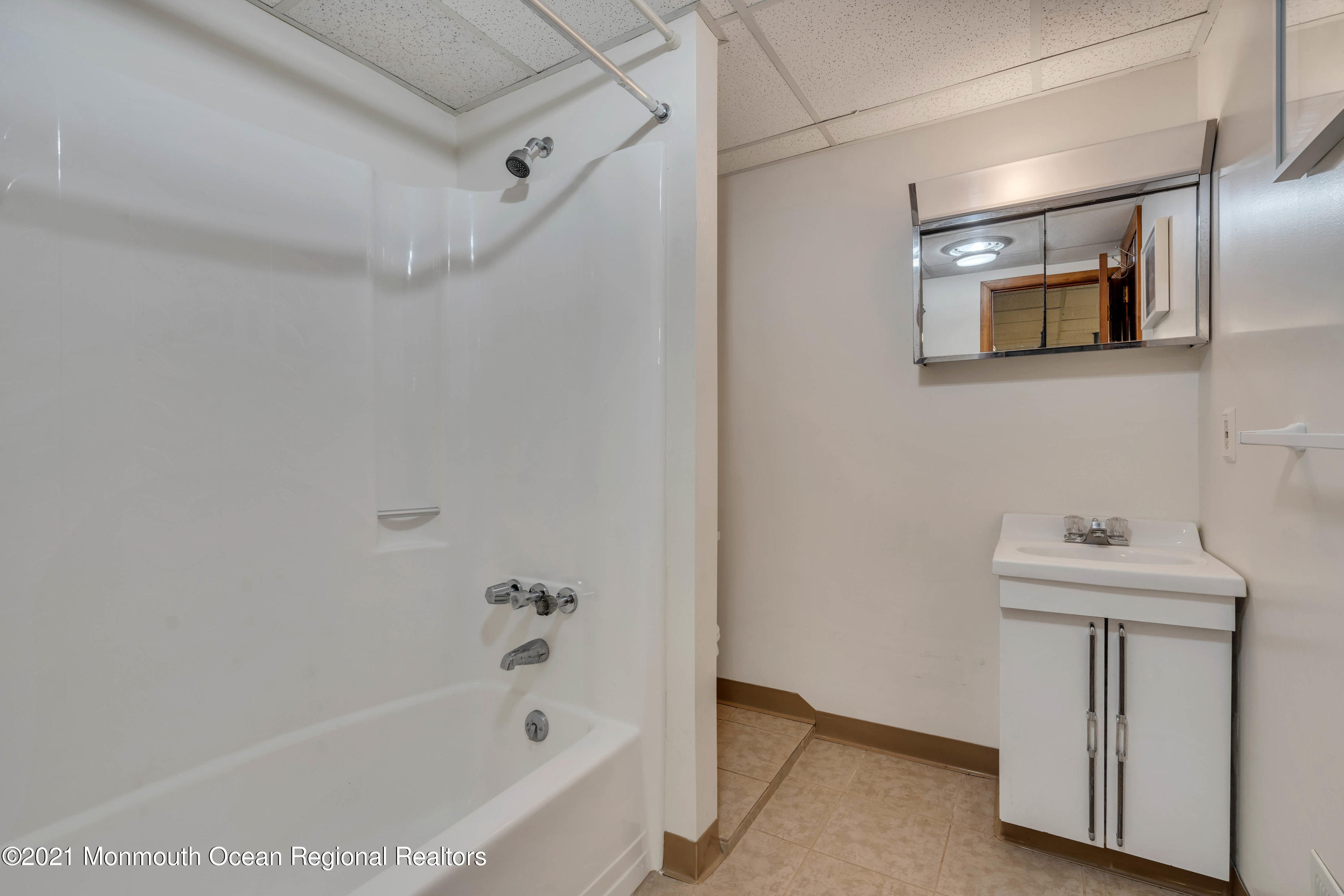 30 Huntley Road Holmdel, NJ 07733 - Photo 27 of 47 041_dsc08391