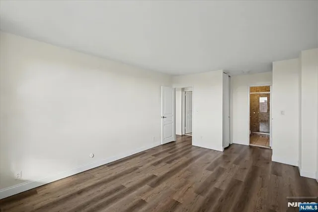 $3,000 | 2100 Linwood Avenue, Unit 12B, Fort Lee, NJ 07024