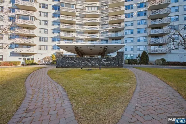 $3,000 | 2100 Linwood Avenue, Unit 12B, Fort Lee, NJ 07024