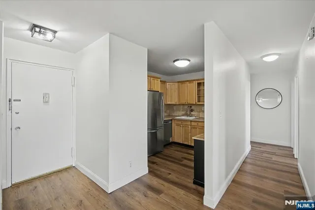 $3,000 | 2100 Linwood Avenue, Unit 12B, Fort Lee, NJ 07024