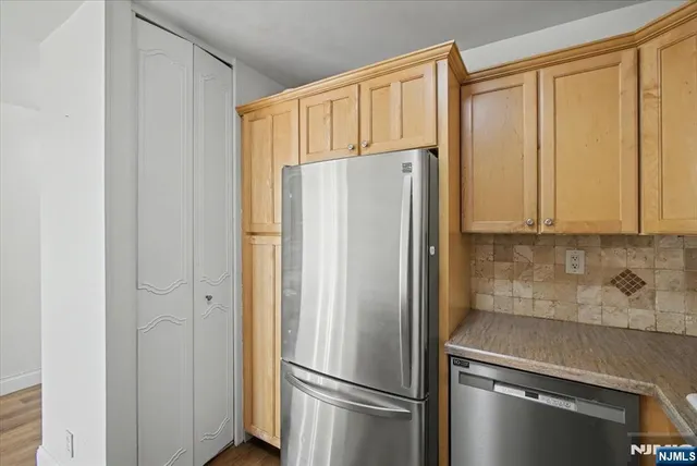 $3,000 | 2100 Linwood Avenue, Unit 12B, Fort Lee, NJ 07024